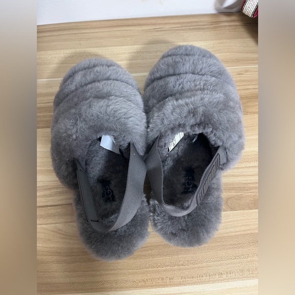 UGG Super Fluff Slipper - Picture 8 of 9